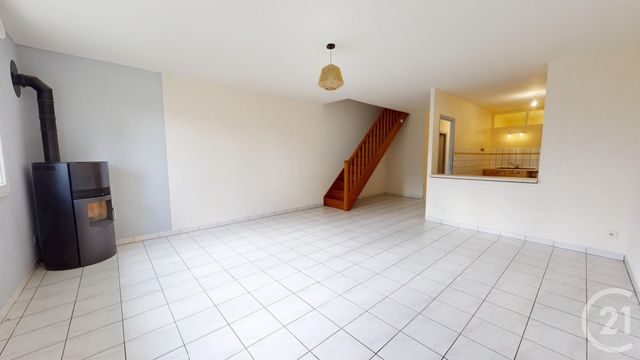 Appartement à louer - 3 pièces - 85.0 m2 - VALDAHON - 25 - FRANCHE-COMTE - Century 21 Avenir Immobilier