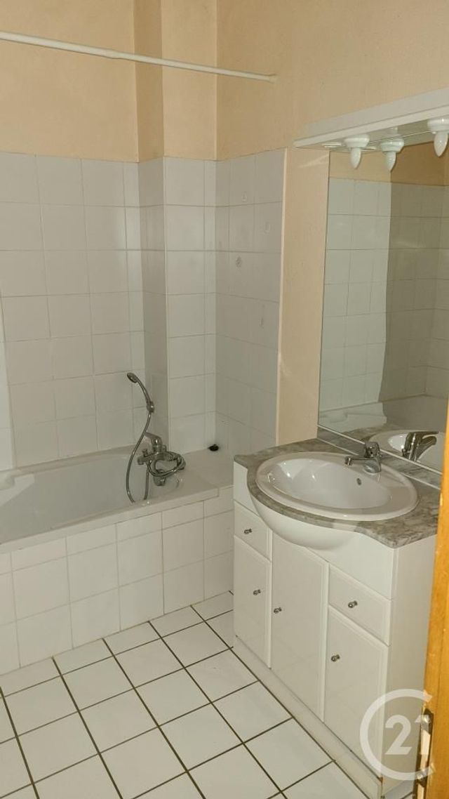 Appartement F3 à vendre - 3 pièces - 67.0 m2 - ORNANS - 25 - FRANCHE-COMTE - Century 21 Avenir Immobilier