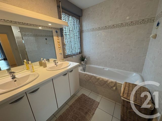 Appartement F4 à vendre - 4 pièces - 99.0 m2 - VALDAHON - 25 - FRANCHE-COMTE - Century 21 Avenir Immobilier