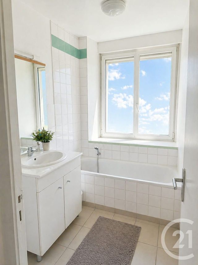 Appartement F4 à louer - 4 pièces - 81.0 m2 - AVOUDREY - 25 - FRANCHE-COMTE - Century 21 Avenir Immobilier