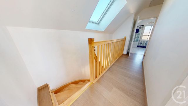 maison à louer - 6 pièces - 120.0 m2 - LAVIRON - 25 - FRANCHE-COMTE - Century 21 Avenir Immobilier