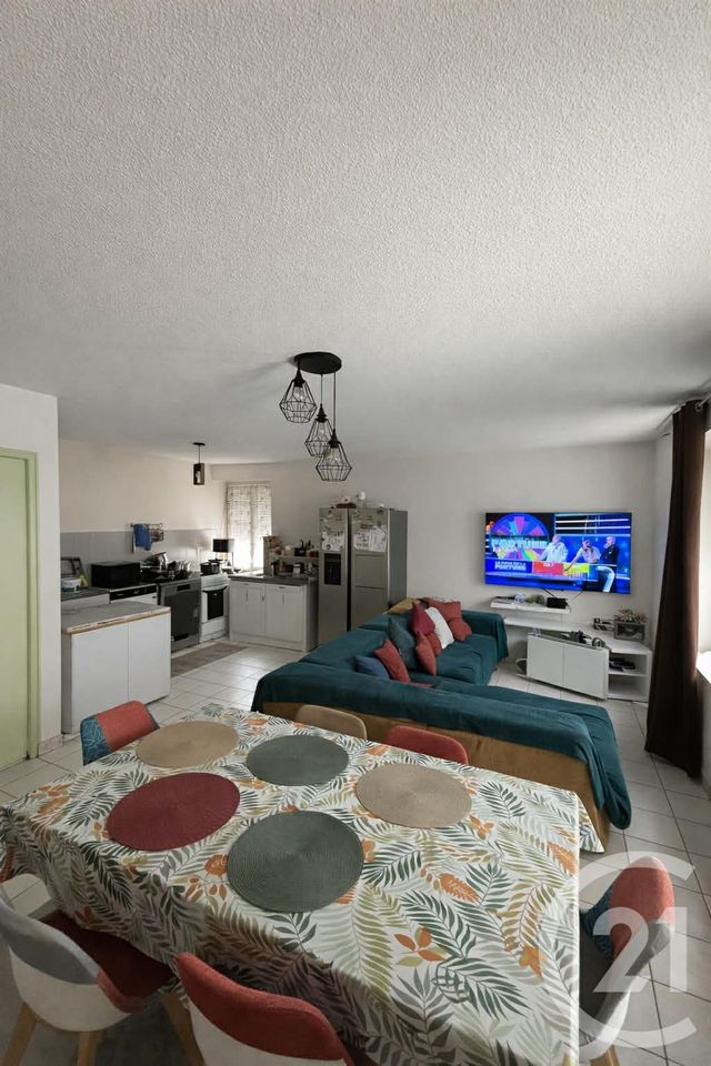 Appartement à louer - 3 pièces - 65.0 m2 - VERCEL VILLEDIEU LE CAMP - 25 - FRANCHE-COMTE - Century 21 Avenir Immobilier