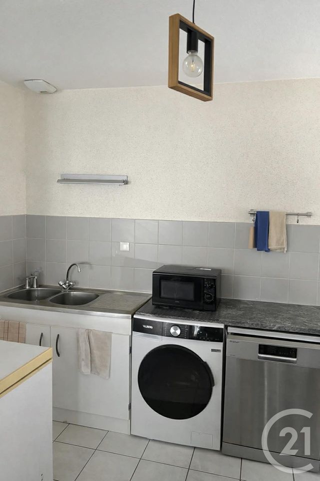 Appartement à louer - 3 pièces - 65.0 m2 - VERCEL VILLEDIEU LE CAMP - 25 - FRANCHE-COMTE - Century 21 Avenir Immobilier