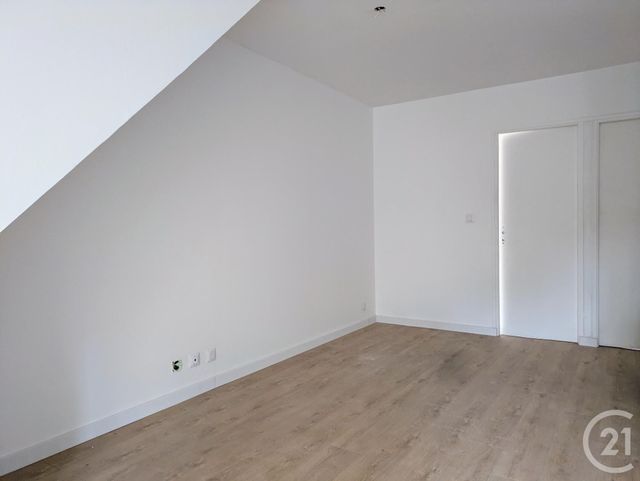 Appartement à louer - 3 pièces - 45.0 m2 - ORNANS - 25 - FRANCHE-COMTE - Century 21 Avenir Immobilier