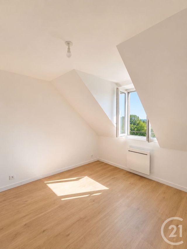 Appartement à louer - 3 pièces - 45.0 m2 - ORNANS - 25 - FRANCHE-COMTE - Century 21 Avenir Immobilier