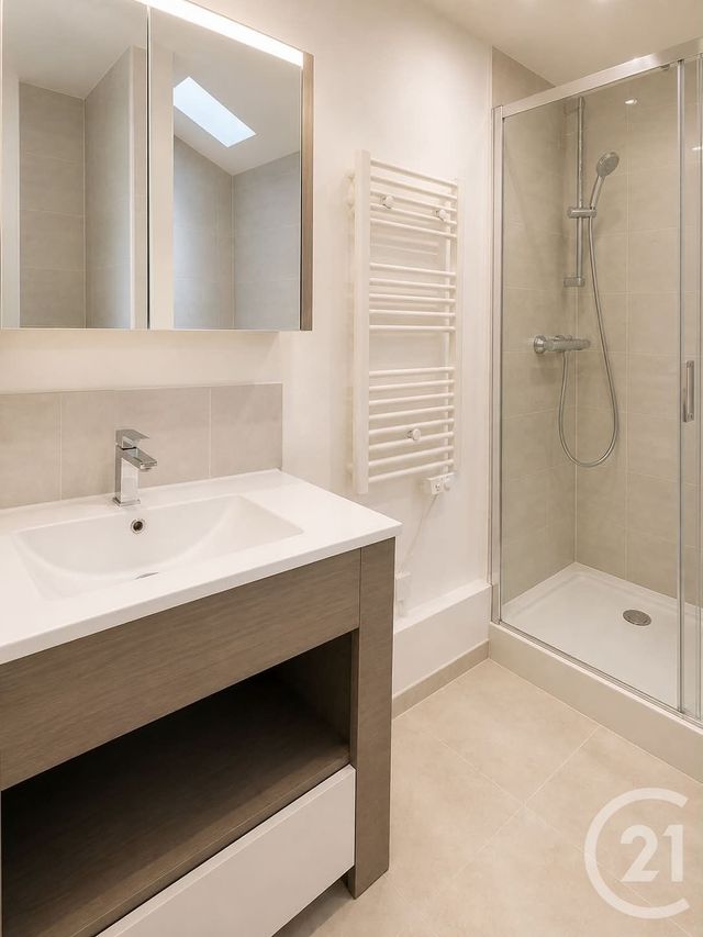 Appartement F1 à louer - 1 pièce - 32.0 m2 - ORNANS - 25 - FRANCHE-COMTE - Century 21 Avenir Immobilier