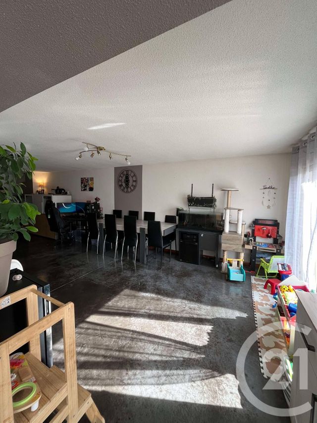 Appartement F3 à louer - 4 pièces - 135.0 m2 - VERNIERFONTAINE - 25 - FRANCHE-COMTE - Century 21 Avenir Immobilier