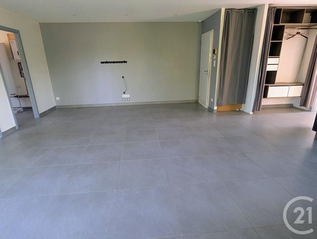 Appartement à louer - 3 pièces - 80.0 m2 - AVOUDREY - 25 - FRANCHE-COMTE - Century 21 Avenir Immobilier