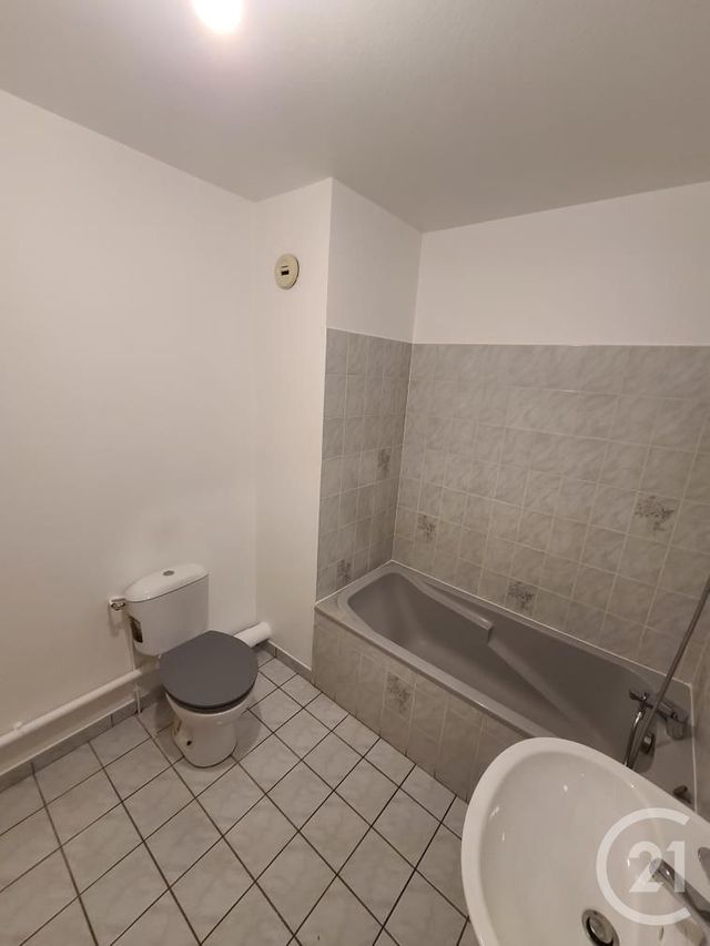 Appartement F1 à louer - 1 pièce - 29.4 m2 - VALDAHON - 25 - FRANCHE-COMTE - Century 21 Avenir Immobilier